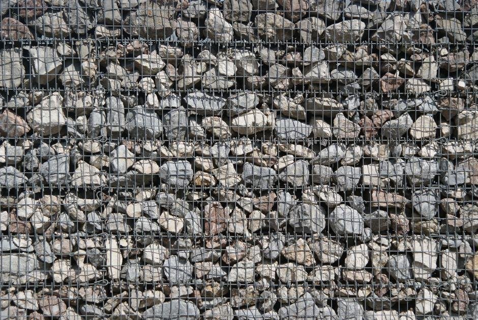 Aménagement de mur en gabions remplis de granit breton
