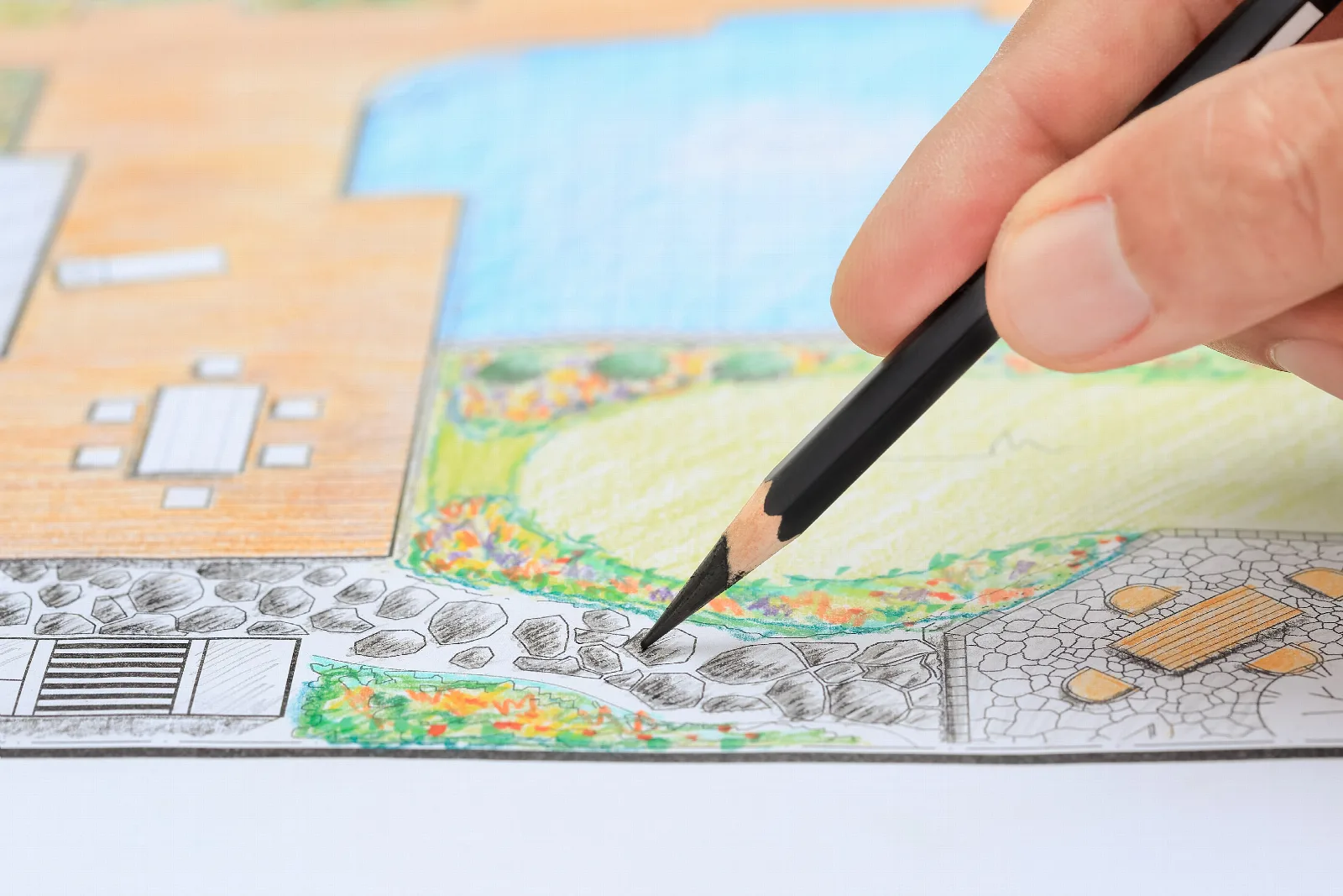 Projet de piscine avec mur de soutènement sur un terrain en pente